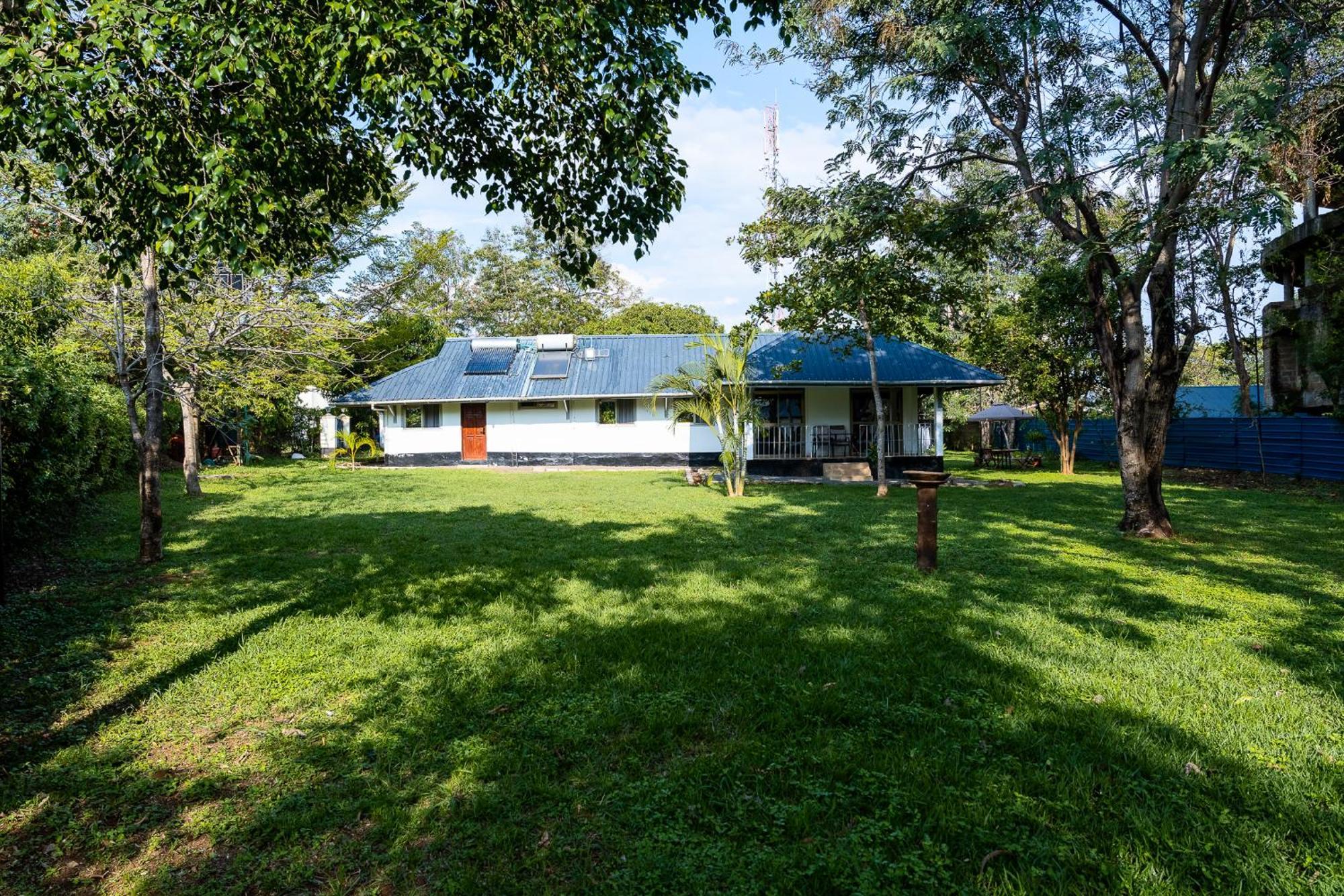 Harry'S Kisumu Oasis Aparthotel ภายนอก รูปภาพ