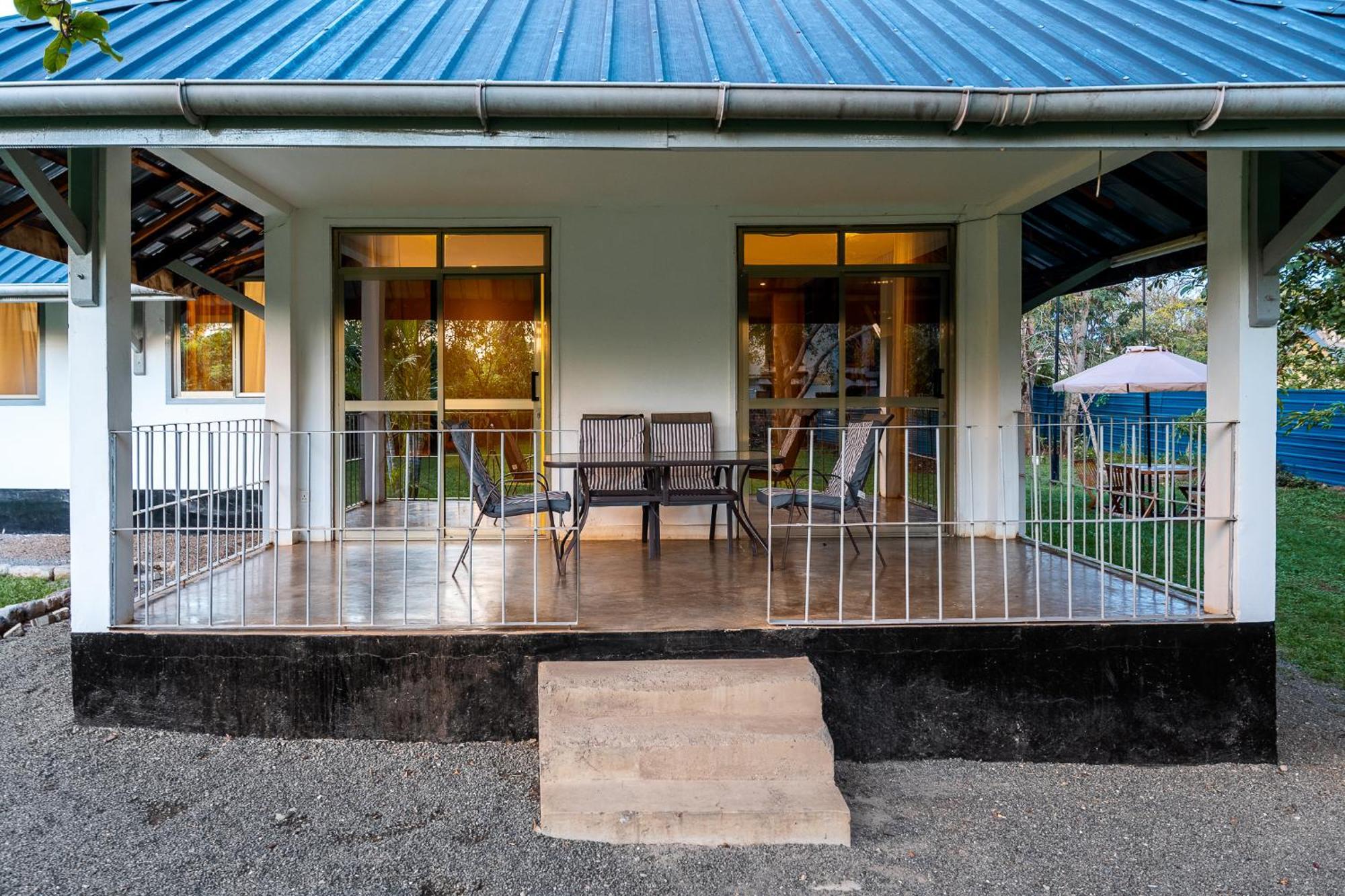 Harry'S Kisumu Oasis Aparthotel ภายนอก รูปภาพ