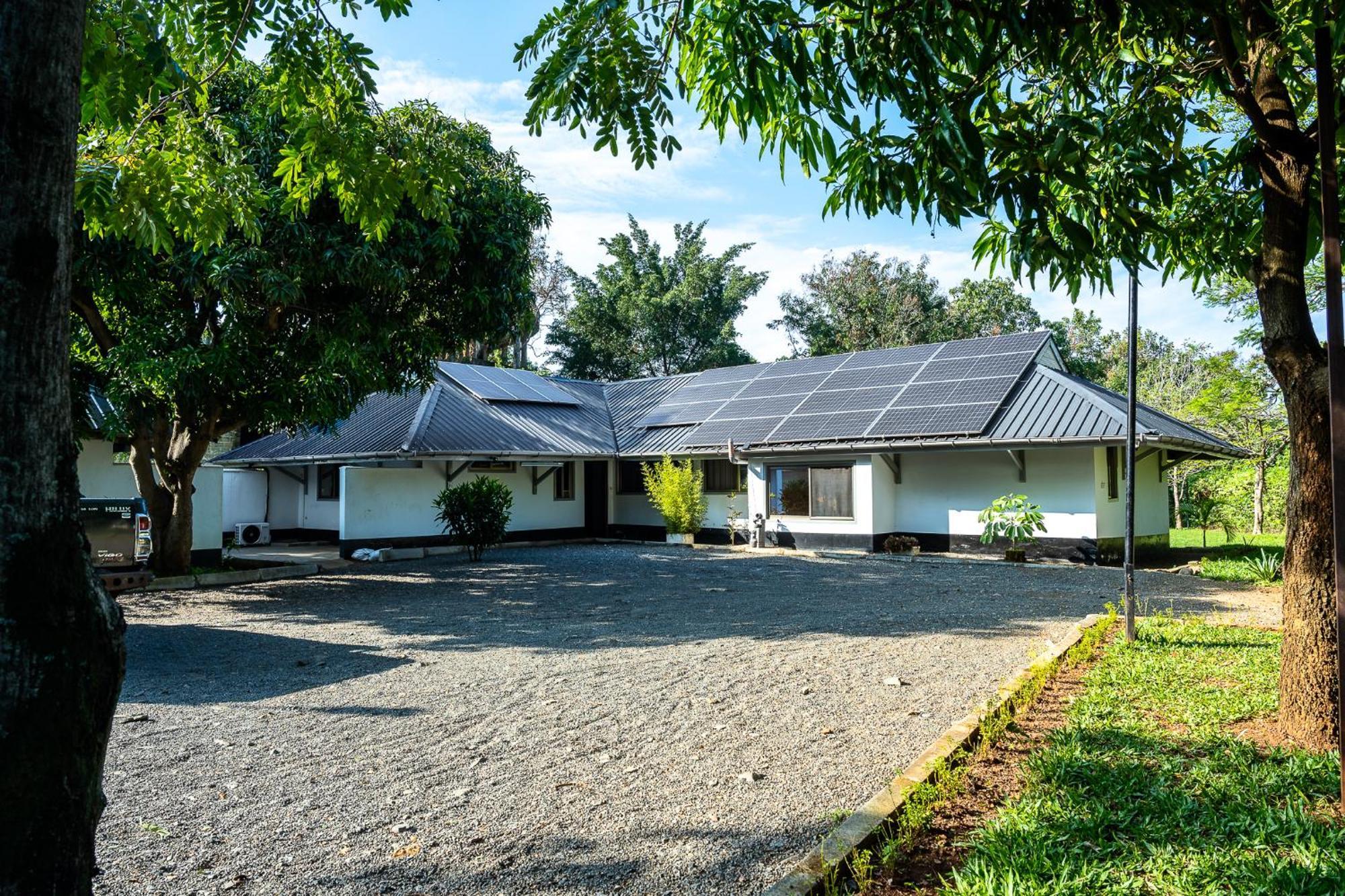 Harry'S Kisumu Oasis Aparthotel ภายนอก รูปภาพ