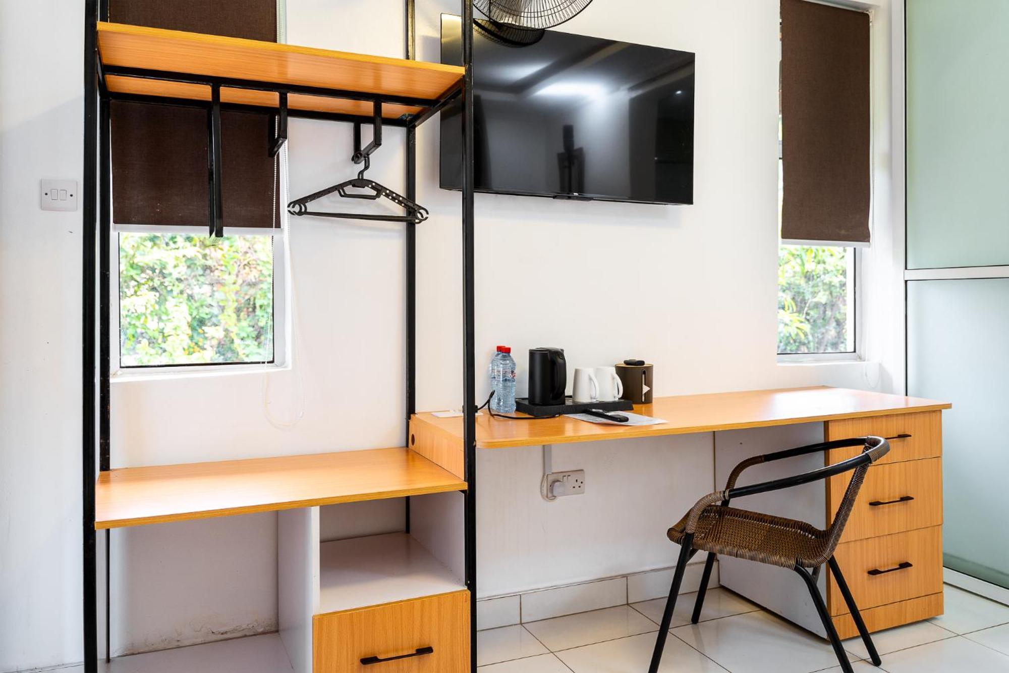 Harry'S Kisumu Oasis Aparthotel ภายนอก รูปภาพ