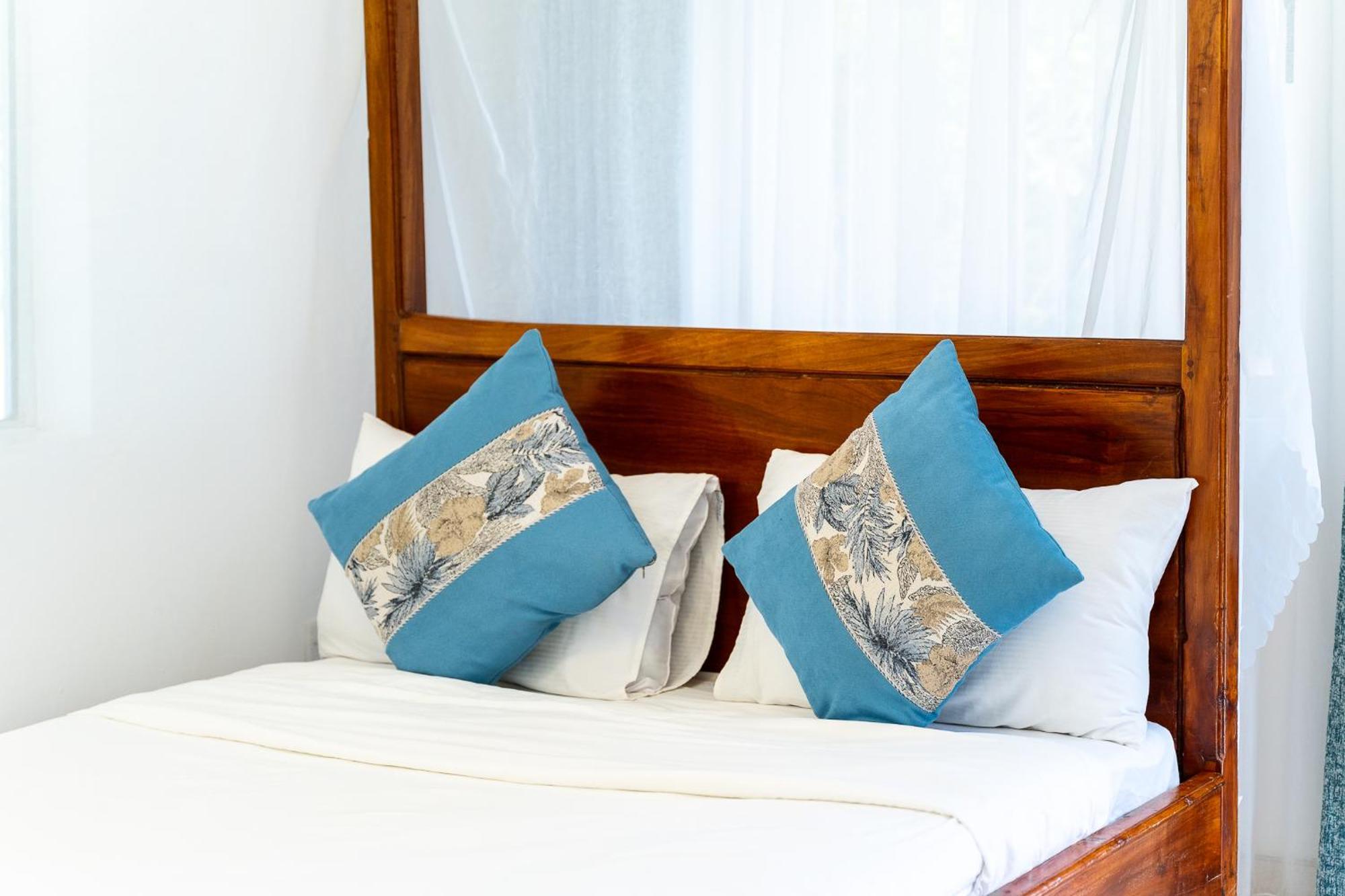 Harry'S Kisumu Oasis Aparthotel ภายนอก รูปภาพ