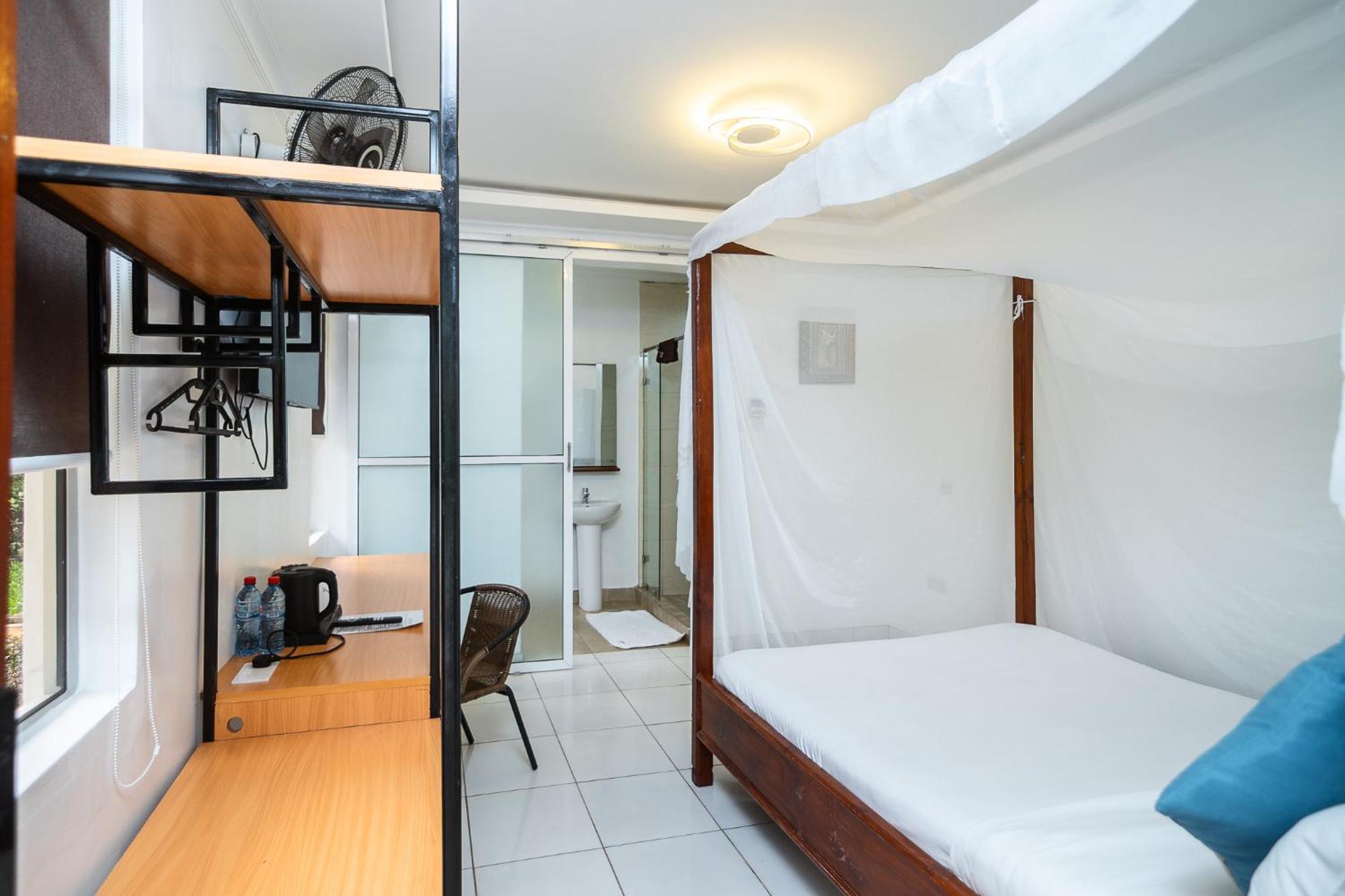 Harry'S Kisumu Oasis Aparthotel ภายนอก รูปภาพ