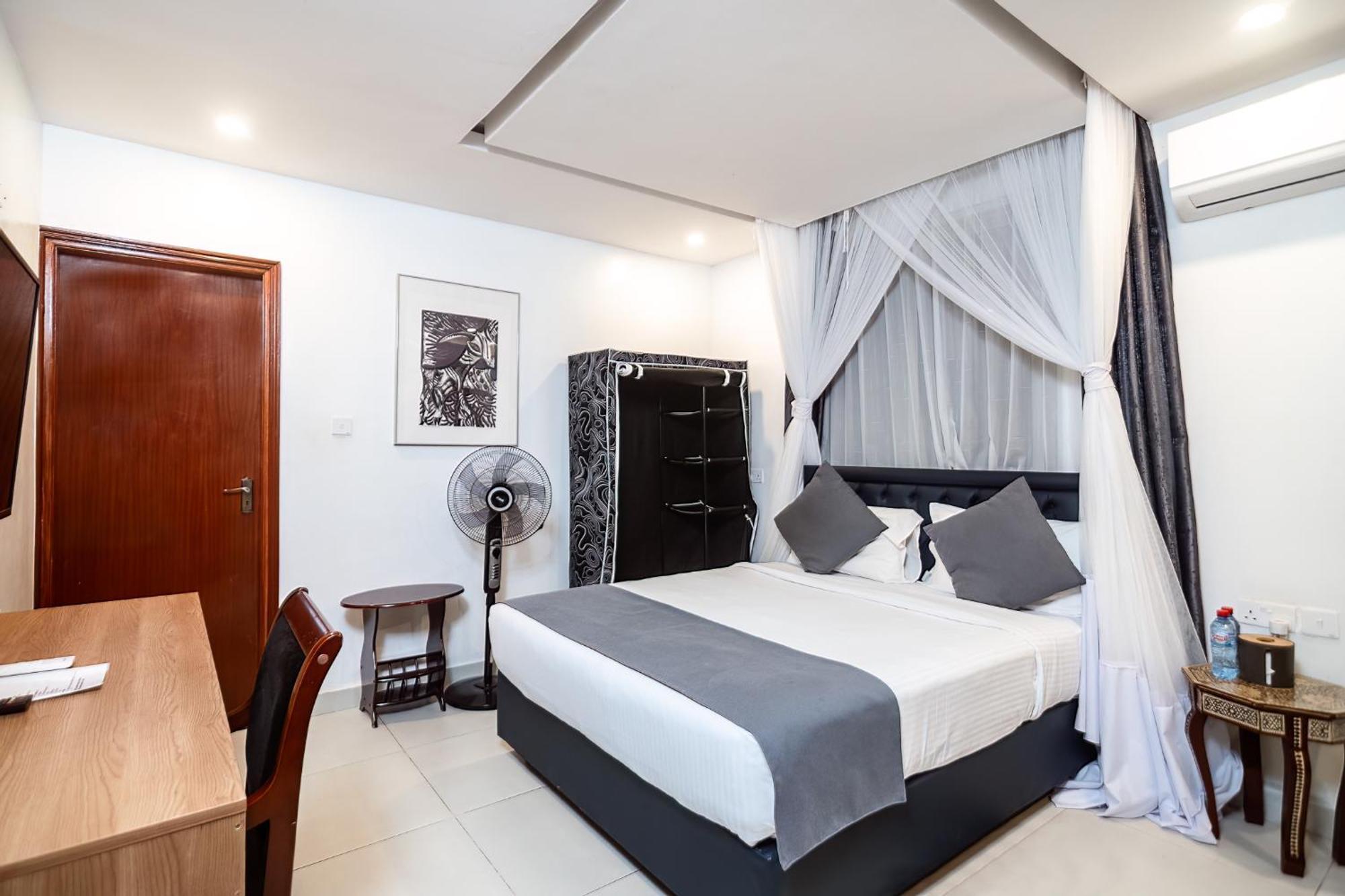Harry'S Kisumu Oasis Aparthotel ภายนอก รูปภาพ